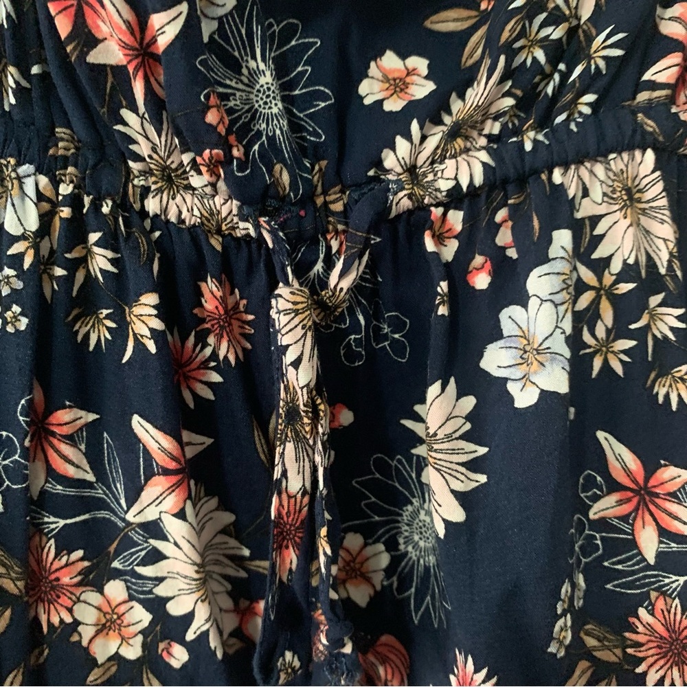Torrid Ruffle Neckline Sleeveless Top - Picture 2 of 10
